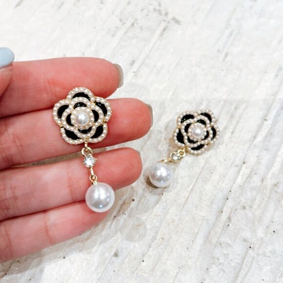 flower pearl drop earrings A206 - Picture 4 of 4
